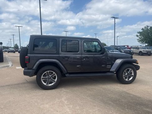 Used 2019 Jeep Wrangler Unlimited Sahara AWD/4WD image 5