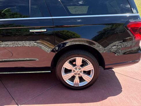 Used 2024 Ford Expedition Max Platinum AWD/4WD image 38