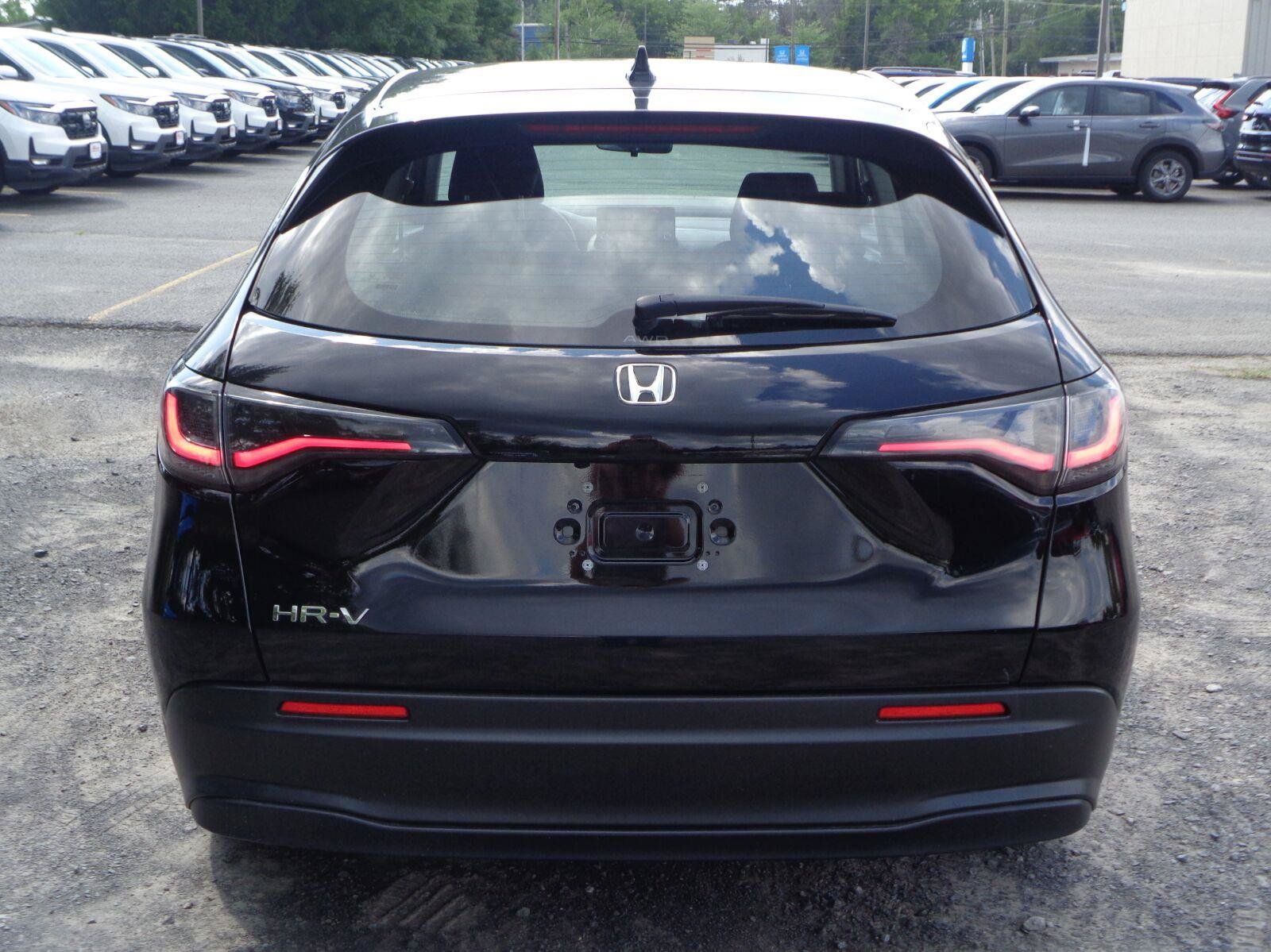 Certified 2024 Honda HR-V LX image 6