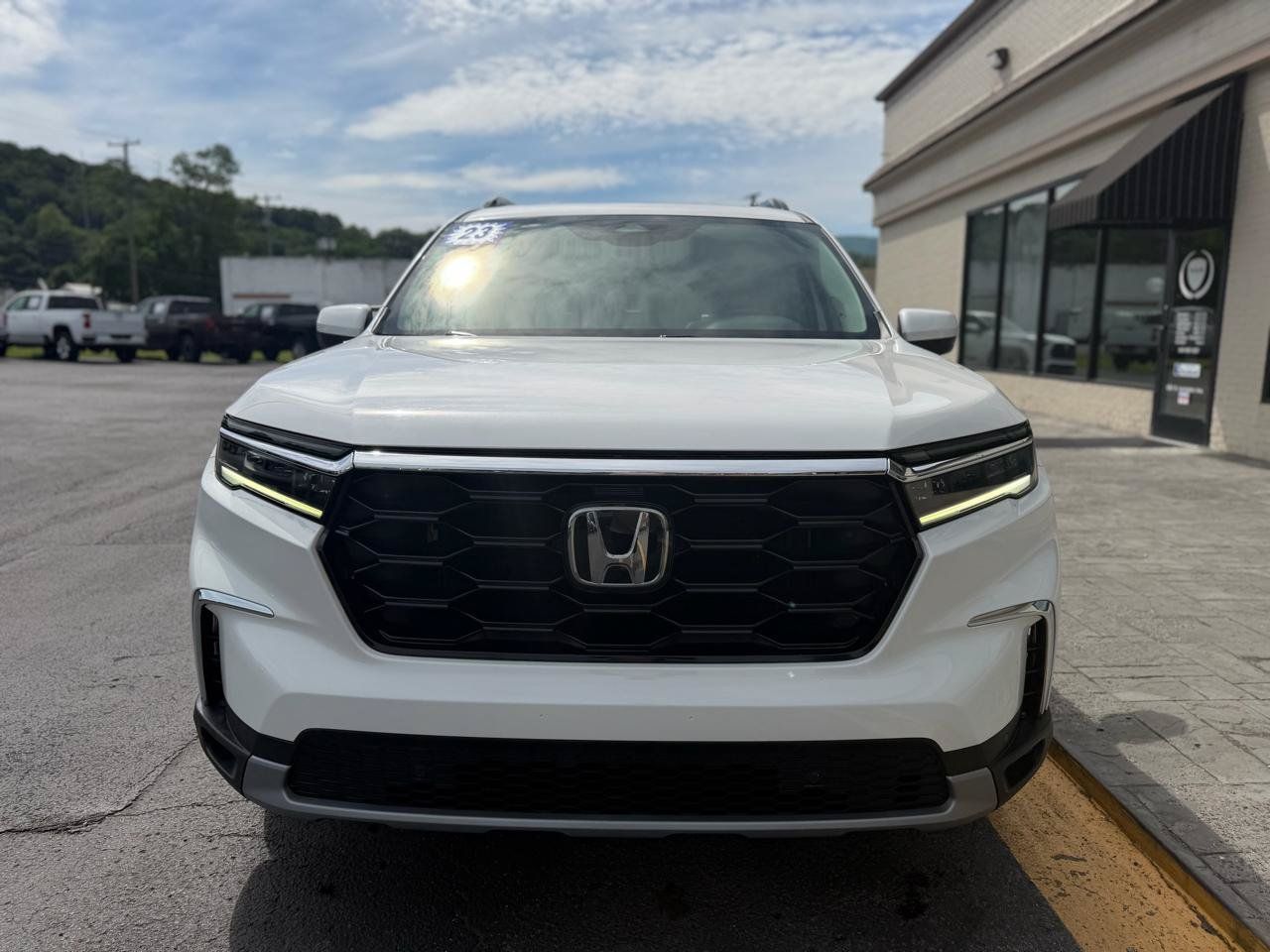 Used 2023 Honda Pilot Touring image 7