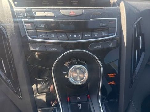 Used 2025 Acura RDX SH-AWD image 9