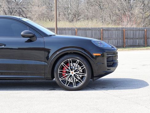 Certified 2025 Porsche Cayenne GTS w/ Technology Package image 10