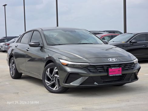 Certified 2025 Hyundai Elantra Sport FWD image 1