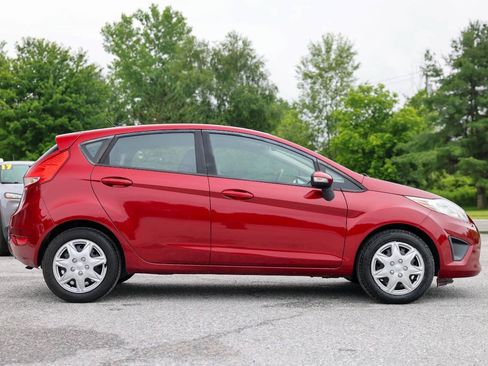 Used 2013 Ford Fiesta SE FWD image 6