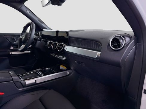 New 2026 Mercedes-Benz GLB 250 4MATIC image 30