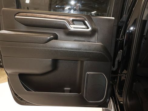 Certified 2024 Chevrolet Silverado 2500 LTZ w/ LTZ Premium Package image 22