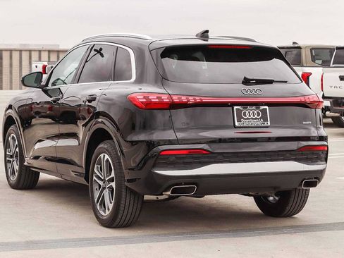 Used 2025 Audi Q5 Premium w/ Convenience Package AWD/4WD image 6