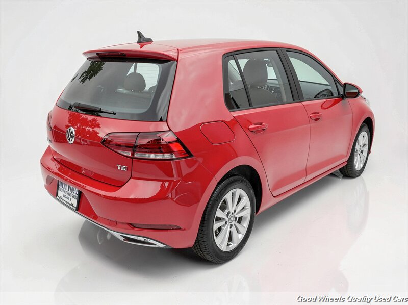 Used 2018 Volkswagen Golf SE FWD image 5