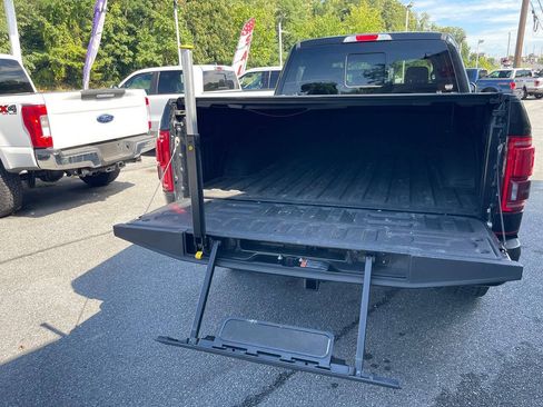 Used 2016 Ford F150 Lariat w/ Equipment Group 502A Luxury AWD/4WD image 9