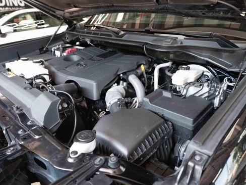 Used 2022 Toyota Tundra Platinum w/ Advanced Package AWD/4WD image 31
