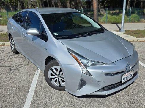 Used 2018 Toyota Prius Two w/ Prius Two Safety Plus Package image 2