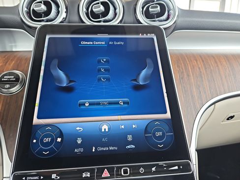 Certified 2026 Mercedes-Benz GLC 300 4MATIC image 23