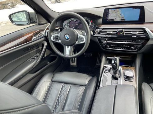 Used 2018 BMW M550i xDrive image 13
