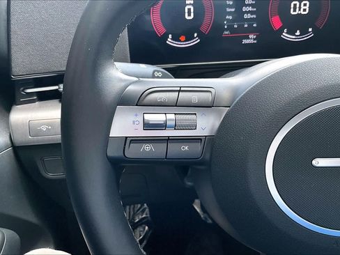 Used 2025 Hyundai Kona SEL FWD image 23