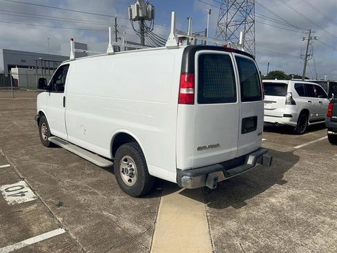 Used 2018 GMC Savana 2500 w/ Driver Convenience Package RWD image 4