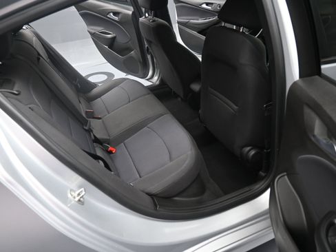 Used 2018 Chevrolet Cruze LT w/ Redline Edition image 18