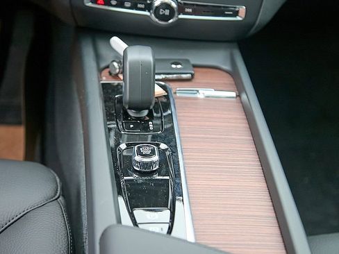 New 2026 Volvo V60 B5 Cross Country Plus w/ Climate Package image 27