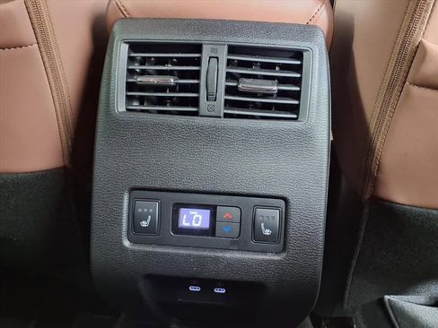 New 2025 Mitsubishi Outlander SEL image 12