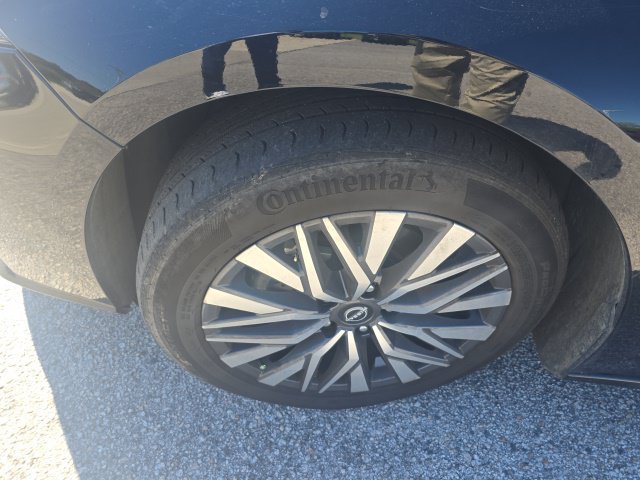 Used 2025 Nissan Altima 2.5 SV FWD image 3