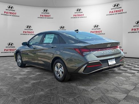 New 2026 Hyundai Elantra SE image 5