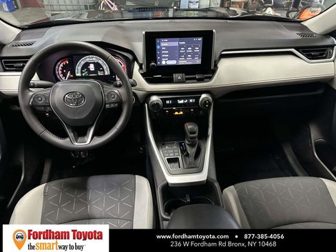Used 2025 Toyota RAV4 XLE w/ Convenience Package image 18