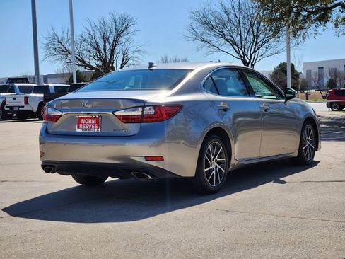 Used 2017 Lexus ES 350 w/ Luxury Package image 3