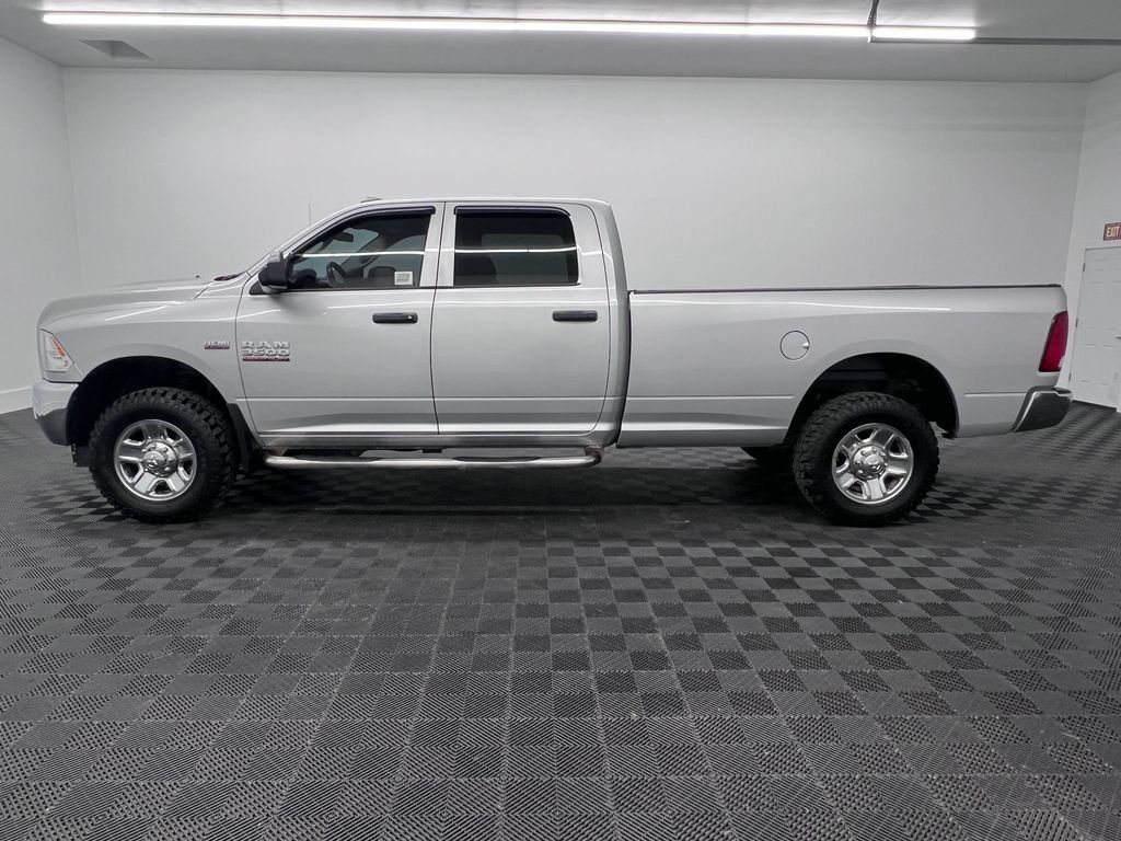 Used 2018 RAM 3500 Tradesman w/ Chrome Appearance Group AWD/4WD image 2