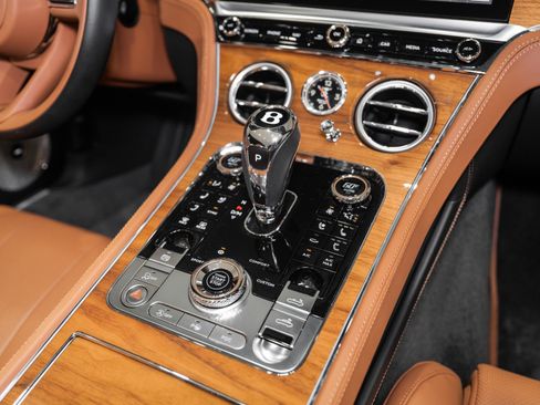 New 2024 Bentley Continental GT V8 AWD/4WD image 37