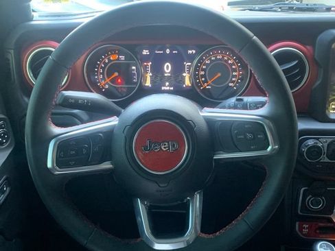 Used 2023 Jeep Wrangler Unlimited Rubicon AWD/4WD image 15