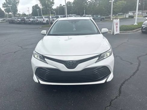 Used 2020 Toyota Camry LE FWD image 11