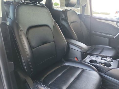 Used 2022 Ford Escape SEL w/ Technology Package FWD image 25