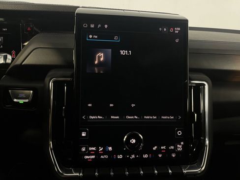 Used 2025 GMC Yukon Denali image 18