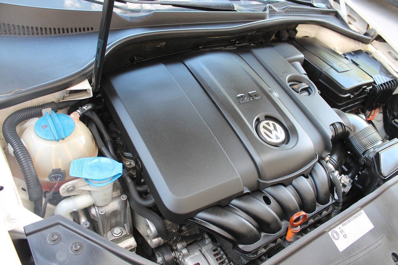Used 2010 Volkswagen Jetta Limited Edition FWD image 15