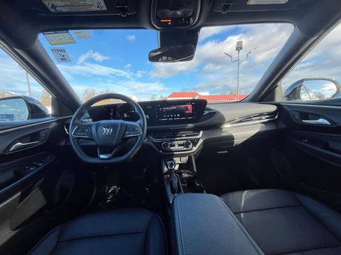 Used 2025 Buick Envista Sport Touring image 31