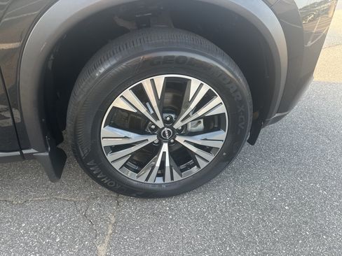 Certified 2023 Nissan Rogue SV w/ SV Premium B Package FWD image 12