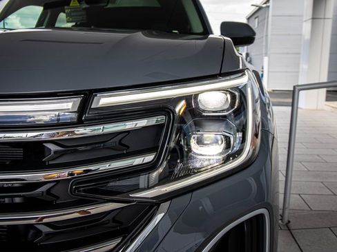 New 2026 Volkswagen Atlas SE FWD image 6