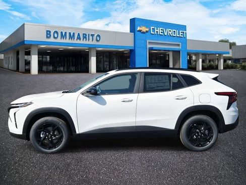 New 2026 Chevrolet Trax LT w/ Driver Confidence Package FWD image 2