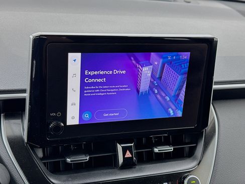 Used 2023 Toyota Corolla Cross XLE image 9