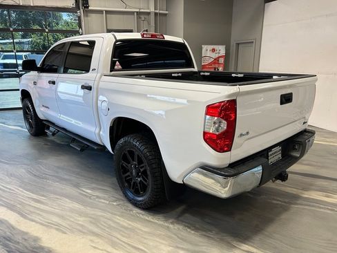 Used 2020 Toyota Tundra SR5 w/ SR5 Leather Package AWD/4WD image 31