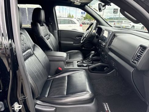 Used 2022 Nissan Frontier PRO-4X w/ Pro-4X Premium Package AWD/4WD image 9