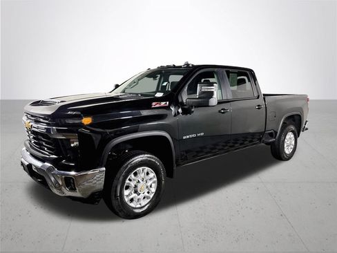 Used 2025 Chevrolet Silverado 3500 LT w/ All Star Edition AWD/4WD image 2