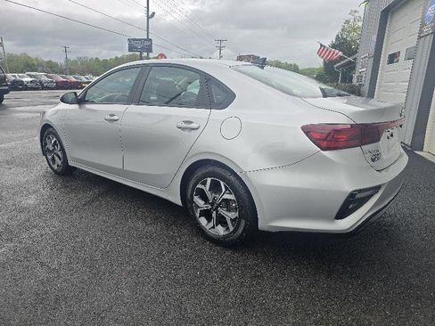 Used 2020 Kia Forte LXS FWD image 4