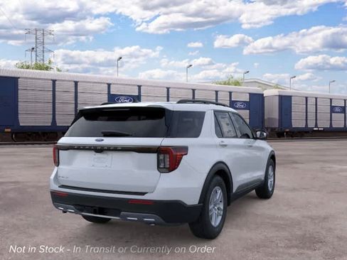 New 2026 Ford Explorer Active RWD image 8