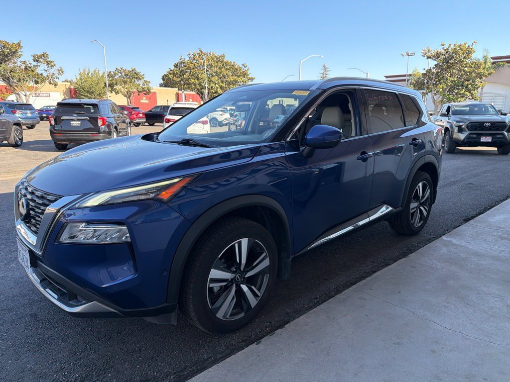 Used 2023 Nissan Rogue SL w/ SL Premium Package FWD image 4