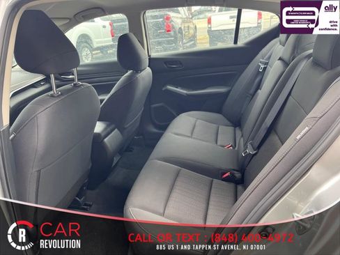 Used 2025 Nissan Altima 2.5 SV FWD image 25