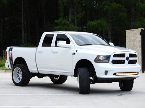 Used 2016 RAM 1500 Express AWD/4WD image 9