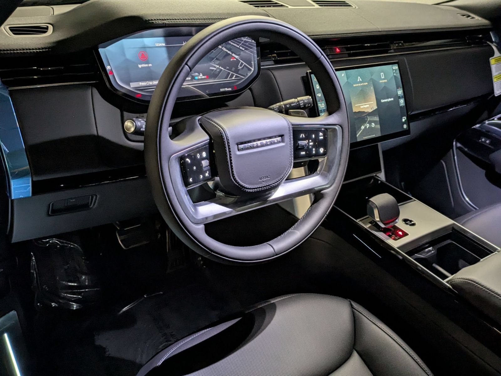New 2026 Land Rover Range Rover Long Wheelbase SE AWD/4WD image 16