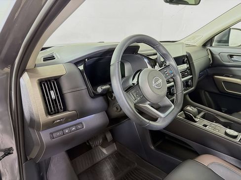 Used 2025 Nissan Pathfinder Platinum w/ Cargo Package AWD/4WD image 10