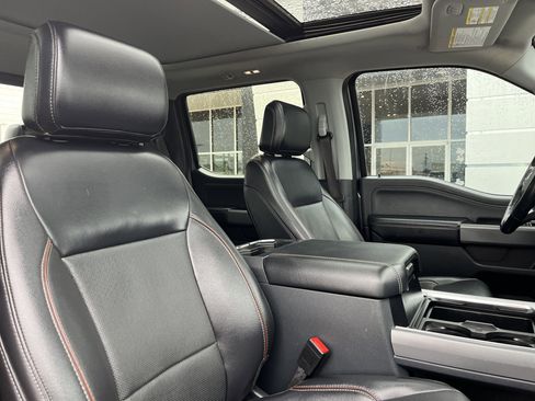 Used 2024 Ford F250 Lariat w/ Black Appearance Package image 17