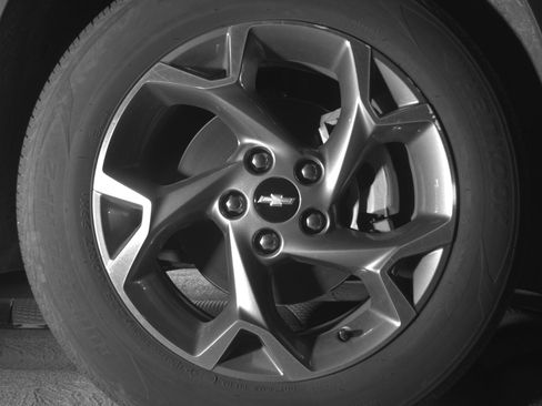 Used 2025 Chevrolet Trax LT FWD image 13